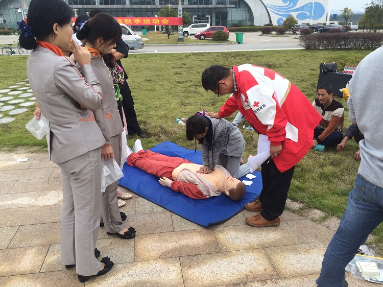 景德镇市红十字会应急救护培训进机场