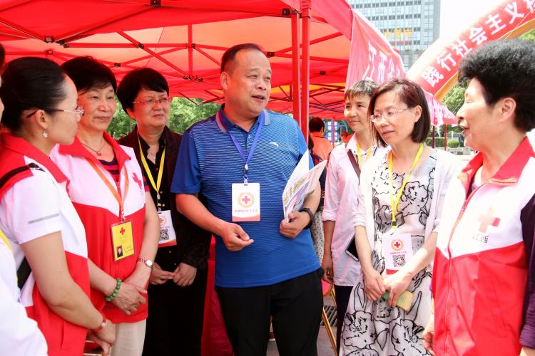 景德镇市举行第71个“世界红十字日”大型纪念活动