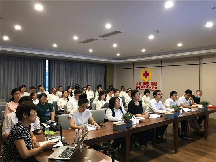 我为群众办实事——红十字养老护理员培训班开班