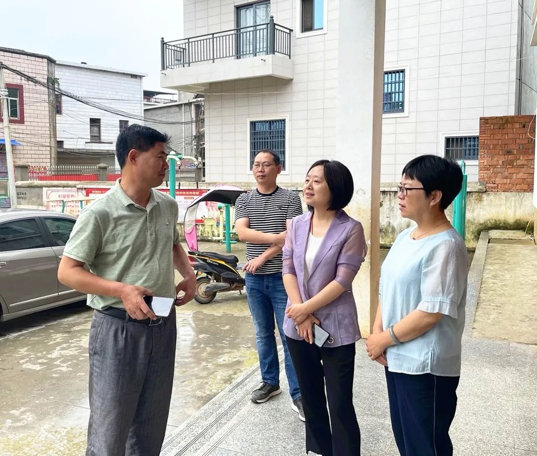 端午情浓 慰问暖心——市红十字会开展端午节前走访慰问活动