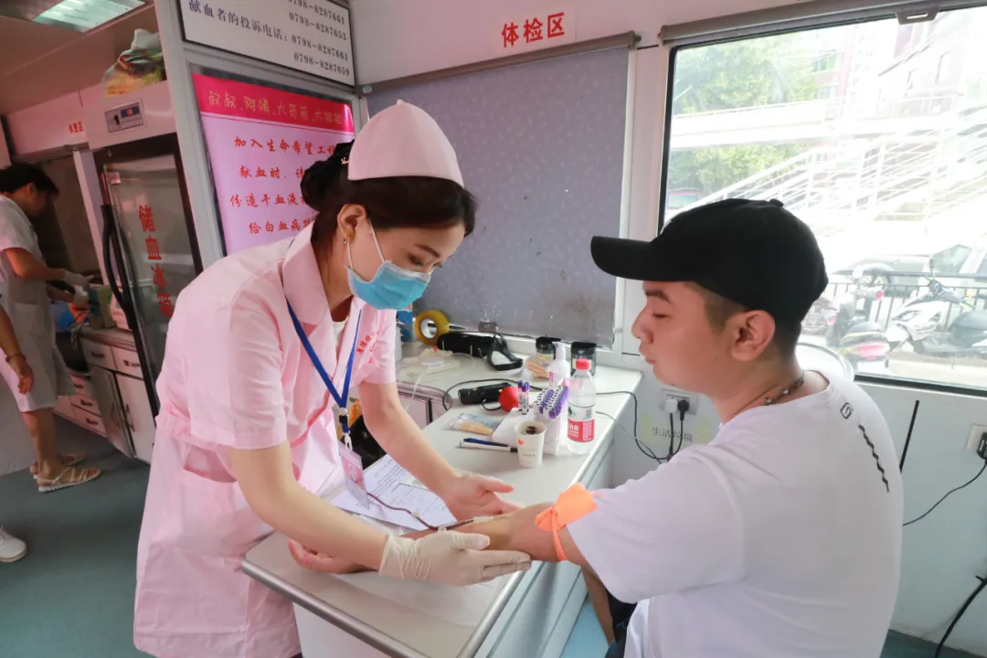 为爱逆行 世界献血者日瓷都爱心大汇聚 献血人次创历史纪录