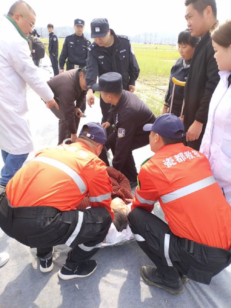 红十字应急救援我们更专业——红十字瓷都救援队为首届“高岭·中国村”瓷茶古道行暨花海音乐节保驾护航