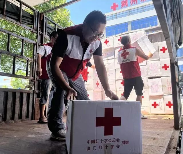 辉煌奋进的五年| “红马甲”微光汇成“红十字”火炬——中国红十字会推动志愿服务工作高质量发展综述