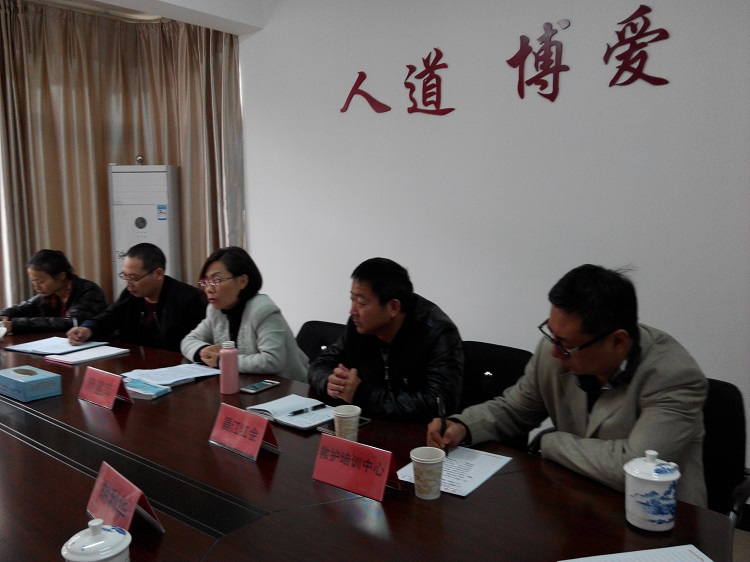 人大领导调研红十字会工作